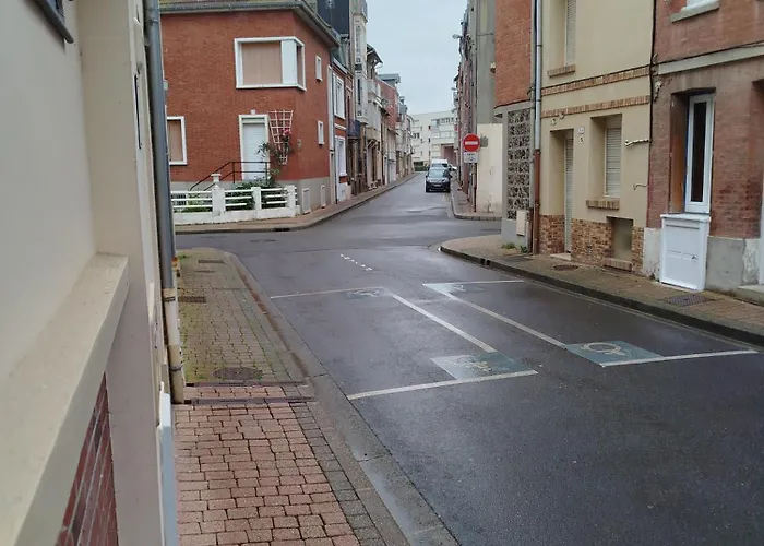 La Des Bons Enfants Apartment *